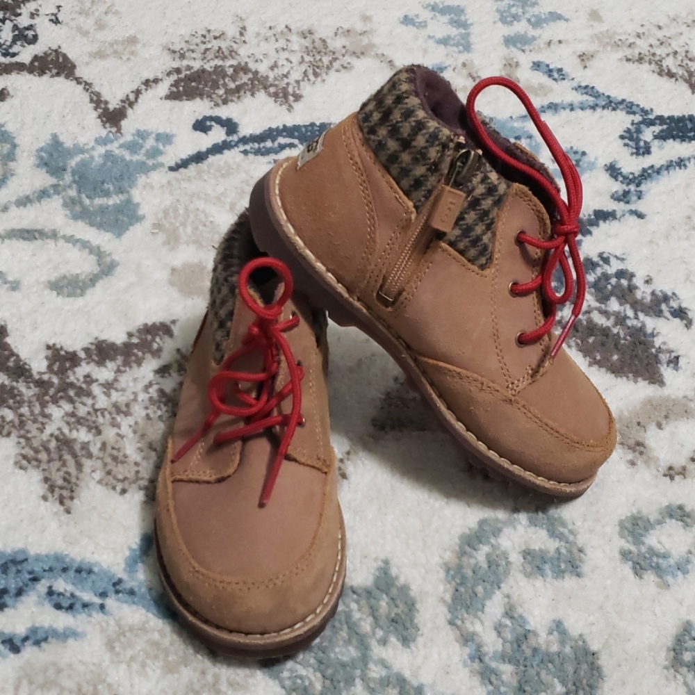 Uggs boots for boys